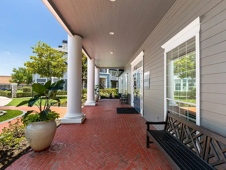 Leasing Center