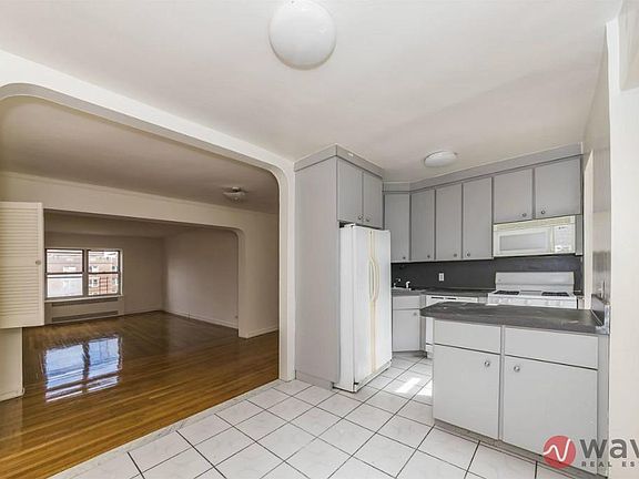 2nd image of 6864 Yellowstone Blvd #67B