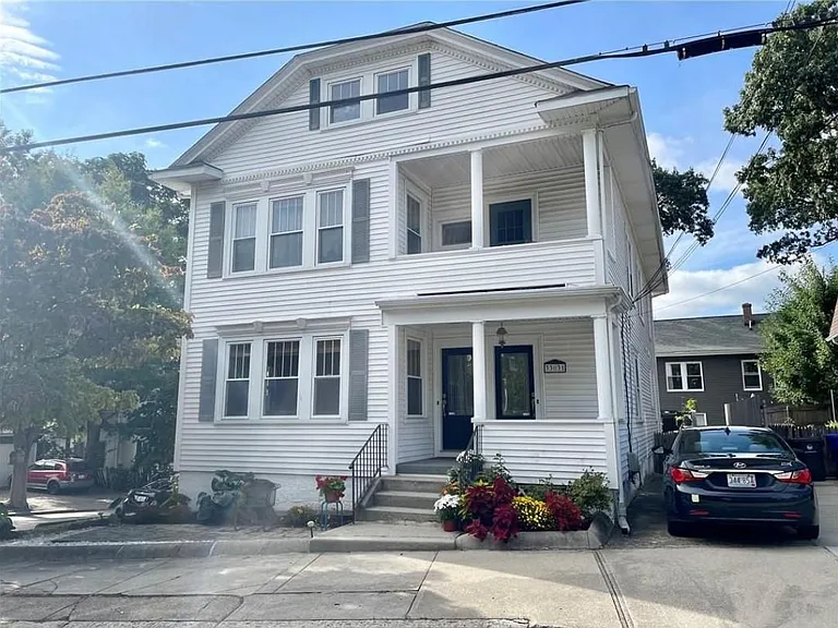 31 Blodgett Ave — Photo 1