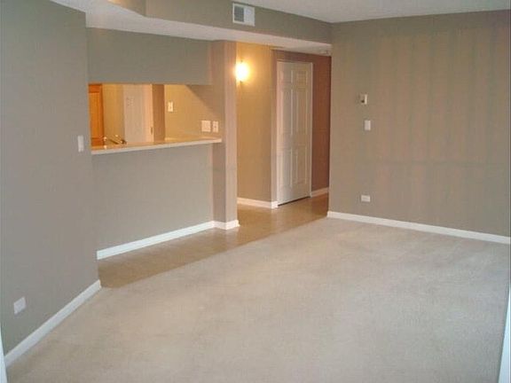 3rd image of 511 Aurora Ave Unit 515