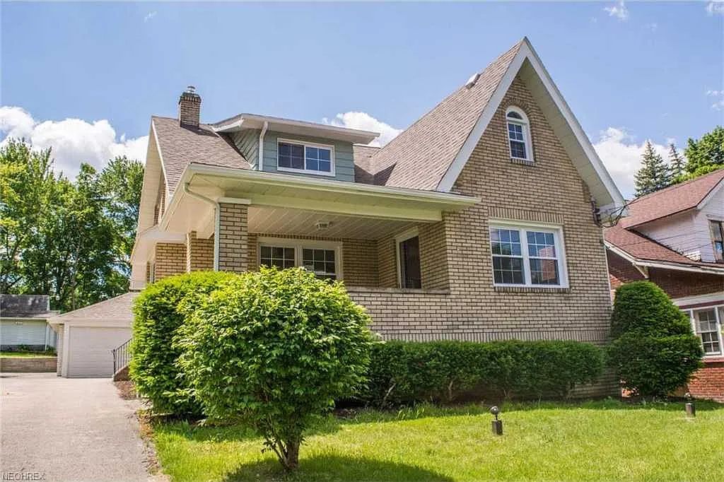 759 Pineview Ave photo 1