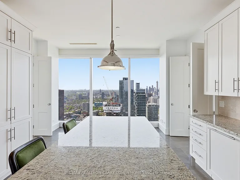 183 Wellington St W #4502 — Photo 10