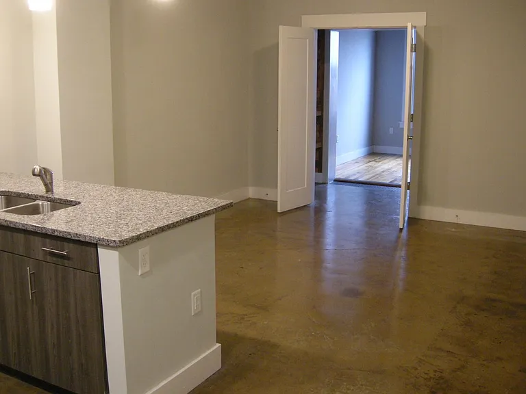 119 W Broad St #404 — Photo 2