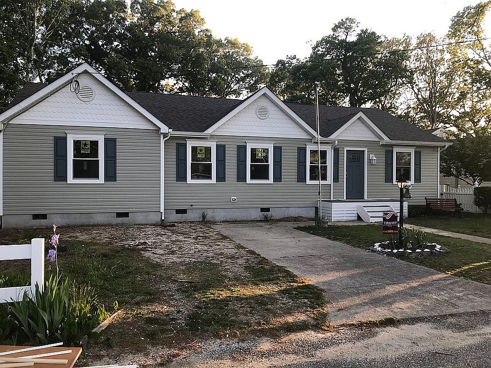 1st image of 324 Evergreen Ave