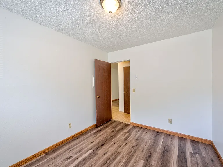 420 S Asbury St — Photo 11
