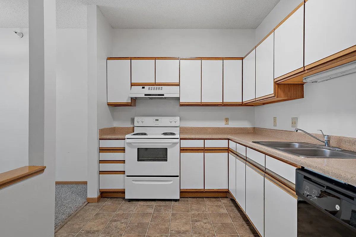 Building Photo - Karinsplass Apartments