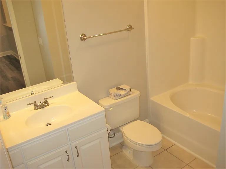 1024 Basildon Rd — Photo 10