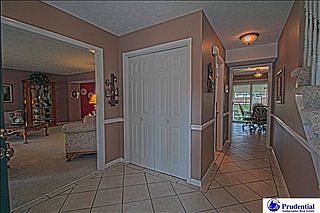 4th image of 16228 Elm St
