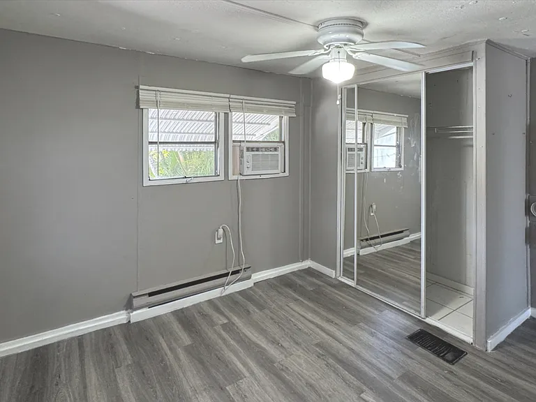 805 SW 1st St #5 — Photo 16