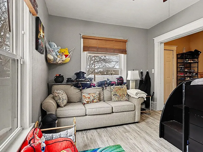 923 Jackson St — Photo 4