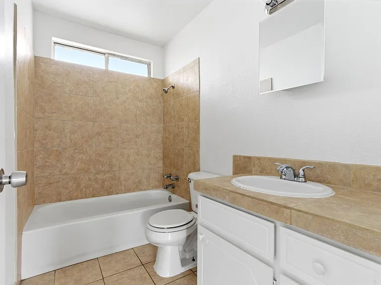 616 S Irwin St #C — Photo 20