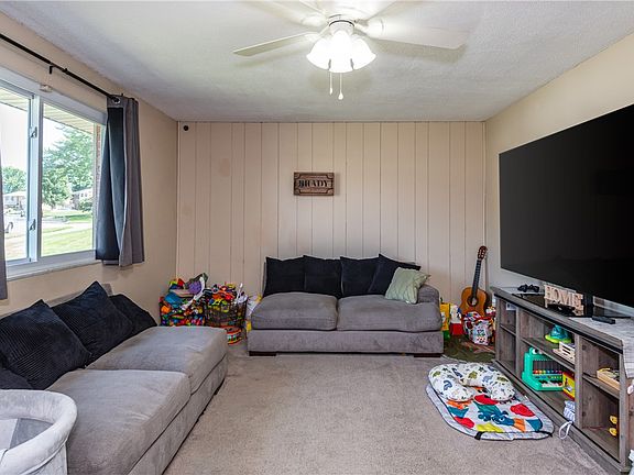 3rd image of 1011 Nettie Dr
