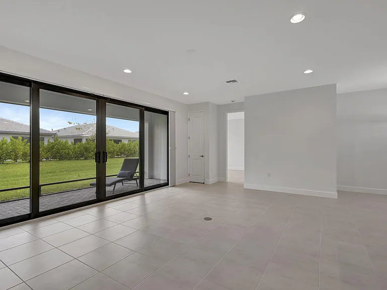 12557 SW Rain River Dr — Photo 10
