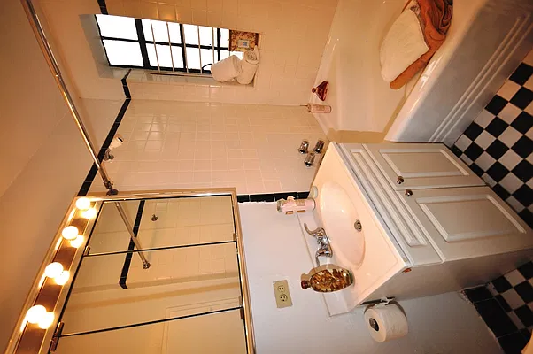 Rented by Corcoran | media 19