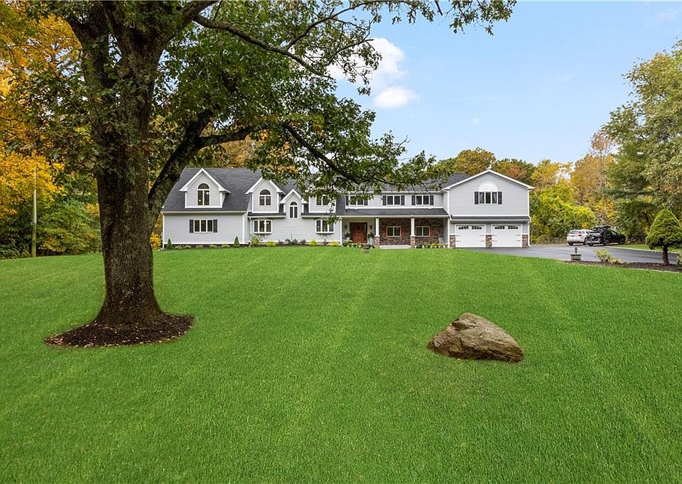 1st image of 554 Weaver Hill Rd