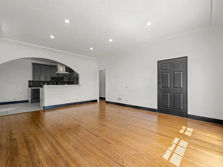 1415-1419 S Sherbourne Dr — Photo 10