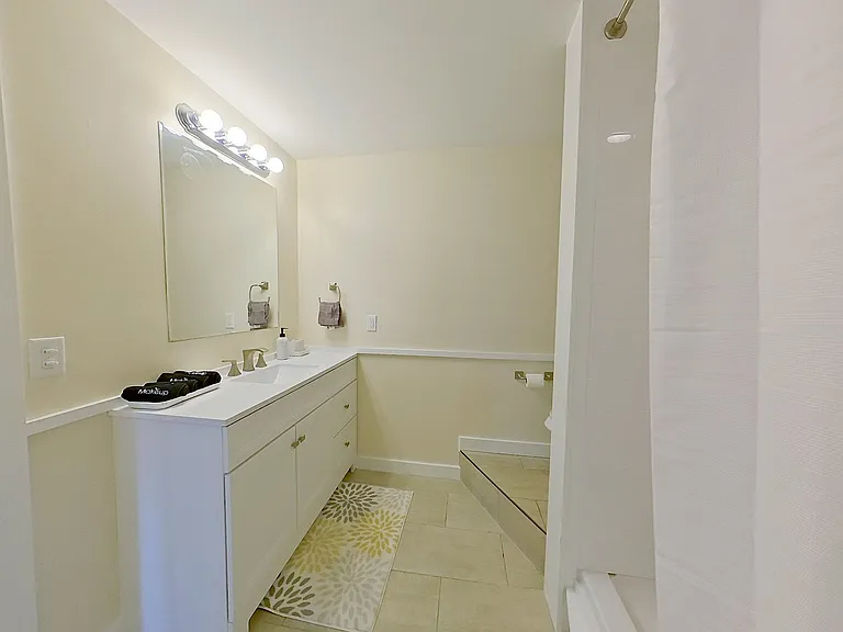 1345 Airport Dr #H20 — Photo 10