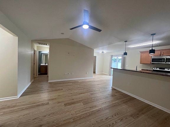 4th image of 1300 Leatherman Rd.