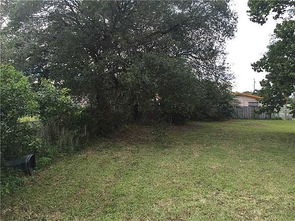 4th image of 5290 NW 32nd Ave
