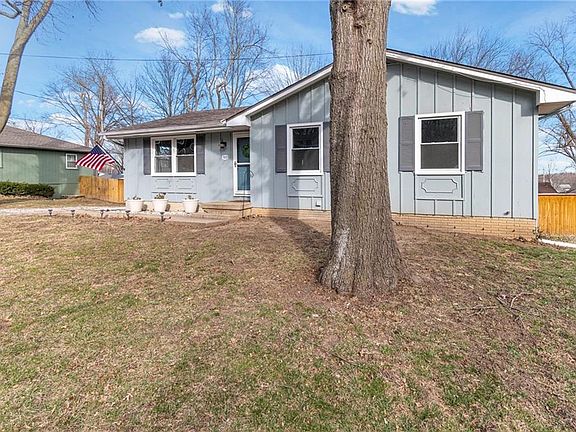 2nd image of 503 Sycamore Dr