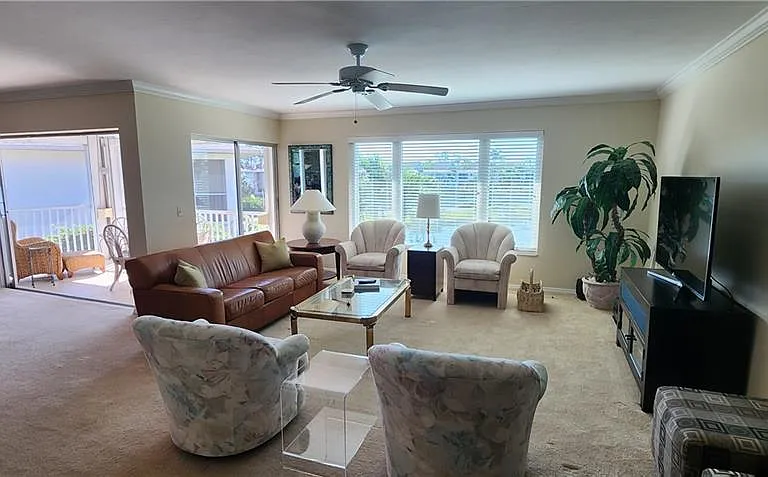 91 Georgetown Blvd #91 — Photo 4