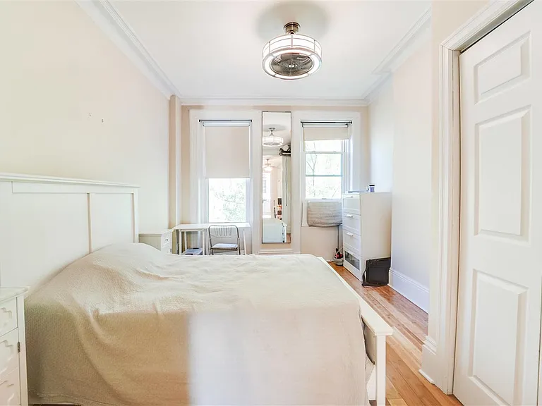 38 W Hamilton Pl #4L — Photo 15
