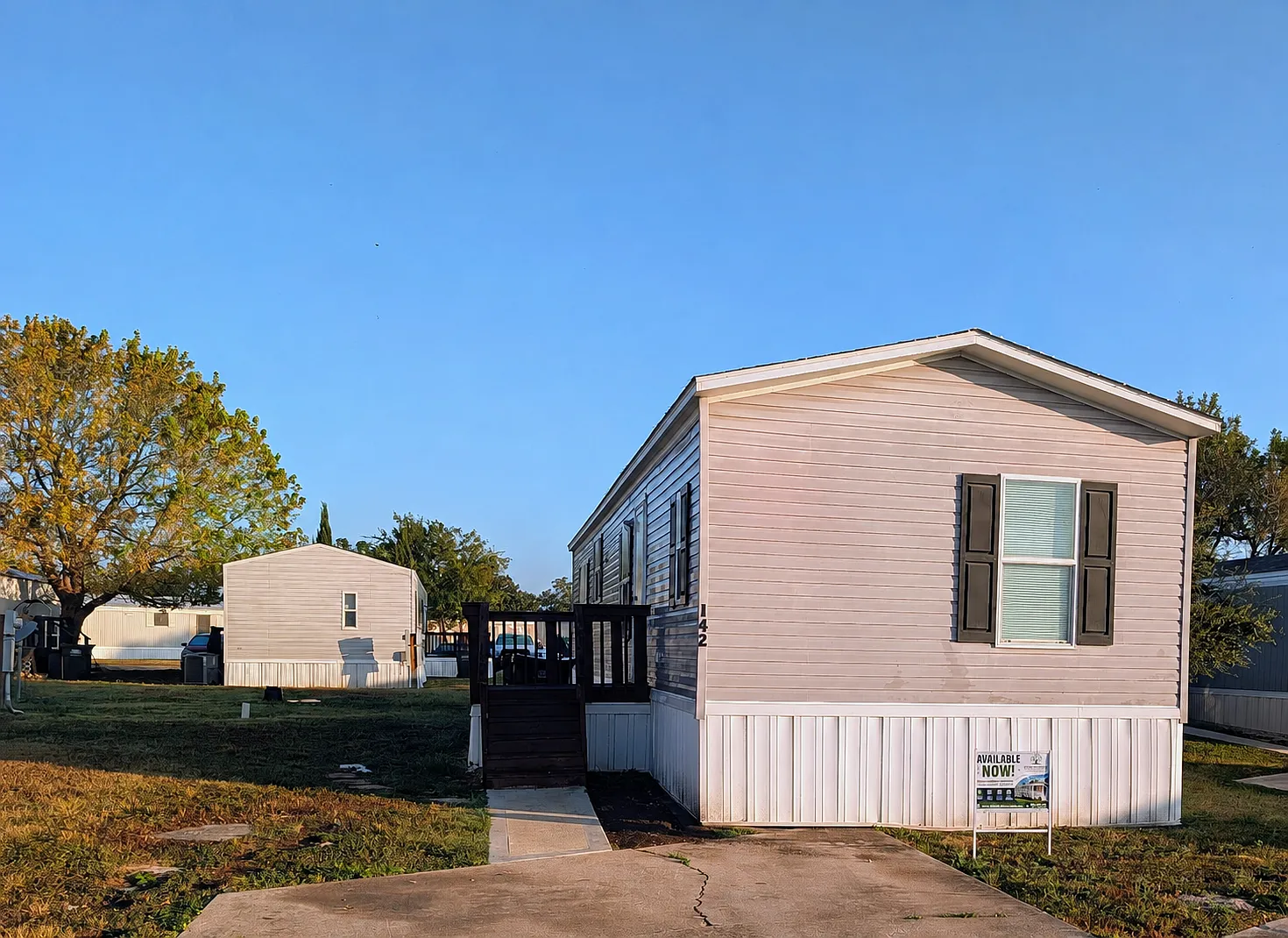 2 bed, 896 sqft, $899 — Photo 1