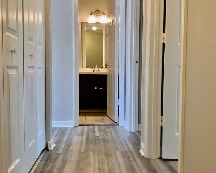 2208 Timberwood Cir S — Photo 4