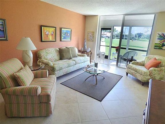 3rd image of 9200 N Hollybrook Lake Dr APT 101