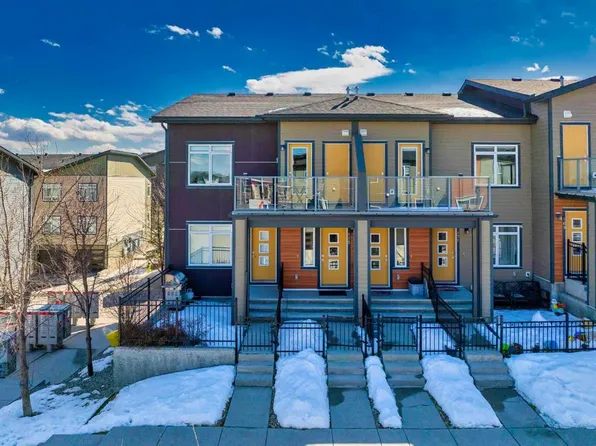 175 NE Sage Bluff Cir NW, Calgary, AB T3R 1T5