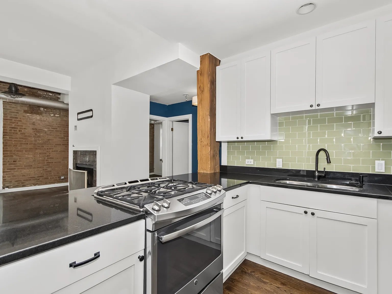 2221 N Lister Ave — Photo 4