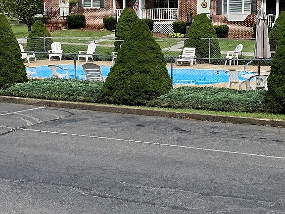 2nd image of 801 Edgemont North St NE APT C
