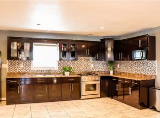 525 W Poplar St, Compton, CA 90220