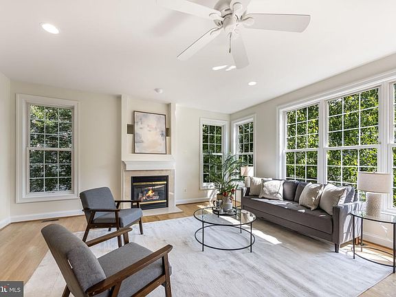 5th image of 413 N Frederick St