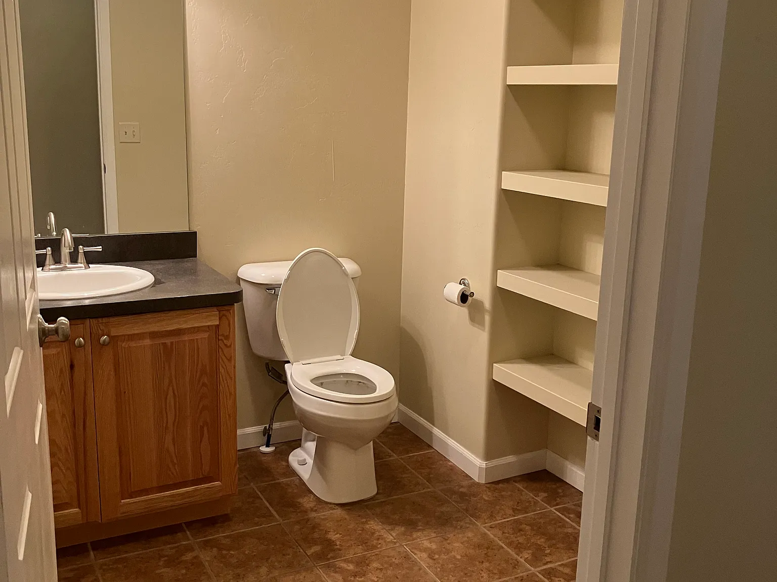3 bed, 2.5 bath, 1689 sqft, $2,500 — Photo 4