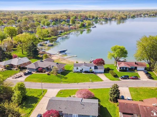 10622 Hewitt Rd, Brooklyn, MI 49230