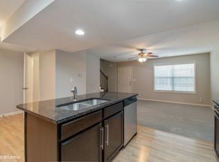 9045 Greenspire Dr UNIT 106, West Des Moines, IA 50266