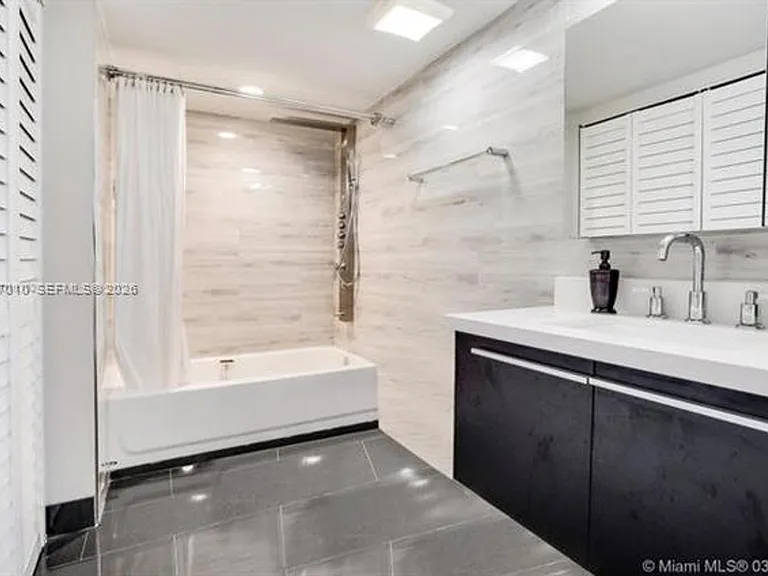 16400 Collins Ave #CU-1942 — Photo 10