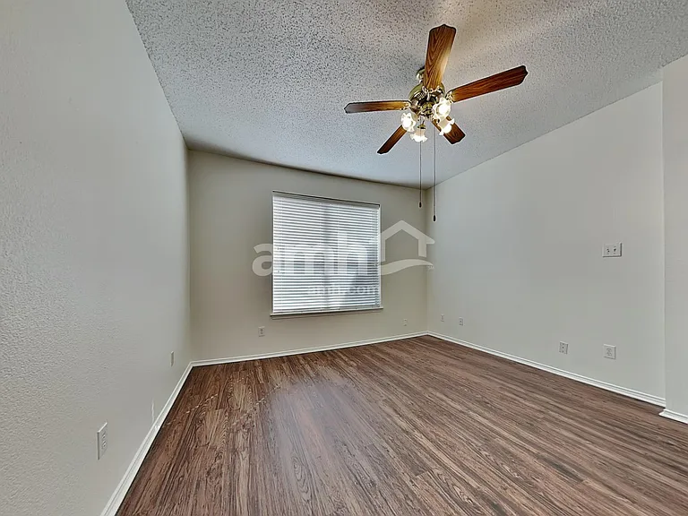 5820 Vista Glen Ln — Photo 12