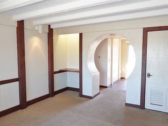 5th image of 3623 N Sterling Ave APT B15