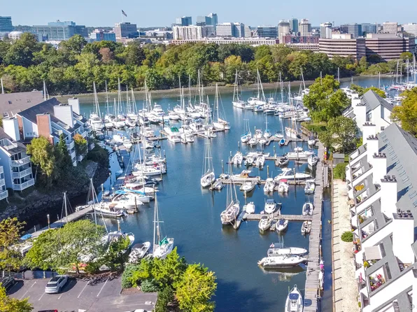 105 Harbor Drive APT 106, Stamford, CT 06902