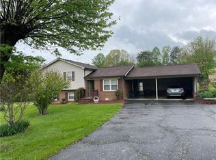 139 Orchard View Dr, Mount Airy, NC 27030