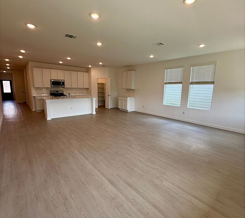 2nd image of 14845 Quartz Cove