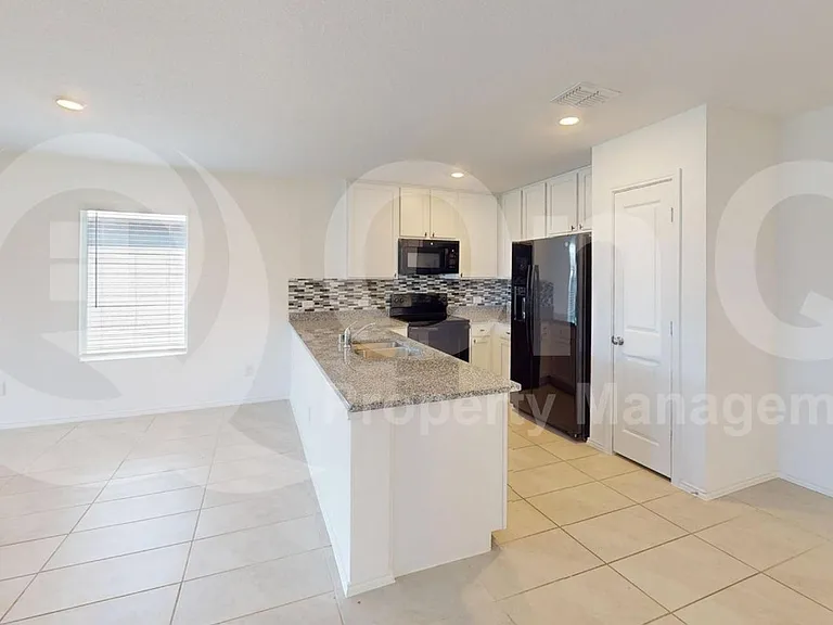 403 Ashbrook Way — Photo 5