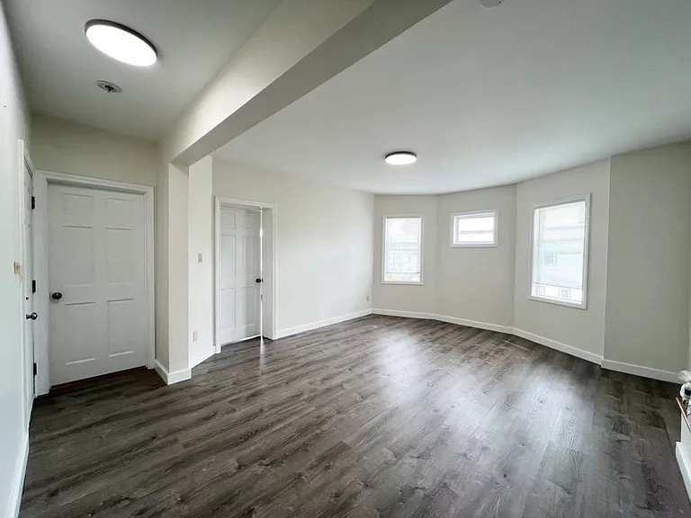 539 Washington St #3 — Photo 4