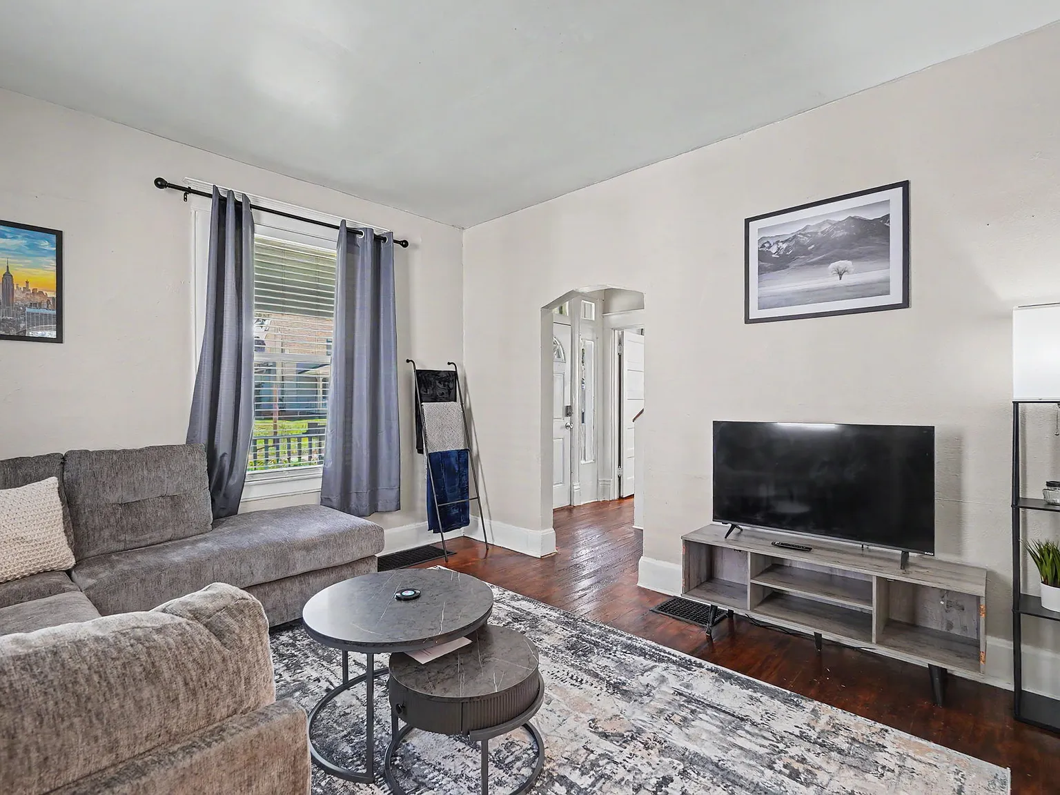 4 bed, 1.5 bath, 1620 sqft, $4,150 — Photo 2