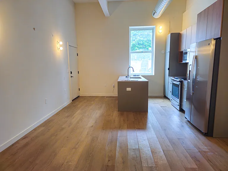 619 N 35th St #102 — Photo 4
