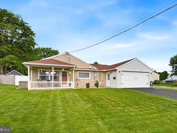 2nd image of 6290 Hollow Dr