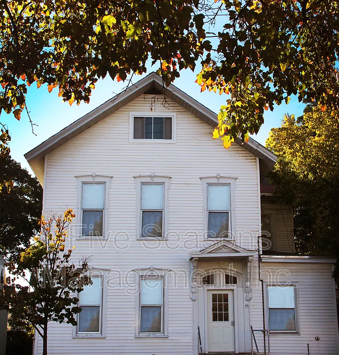 35 N Winooski Ave #4