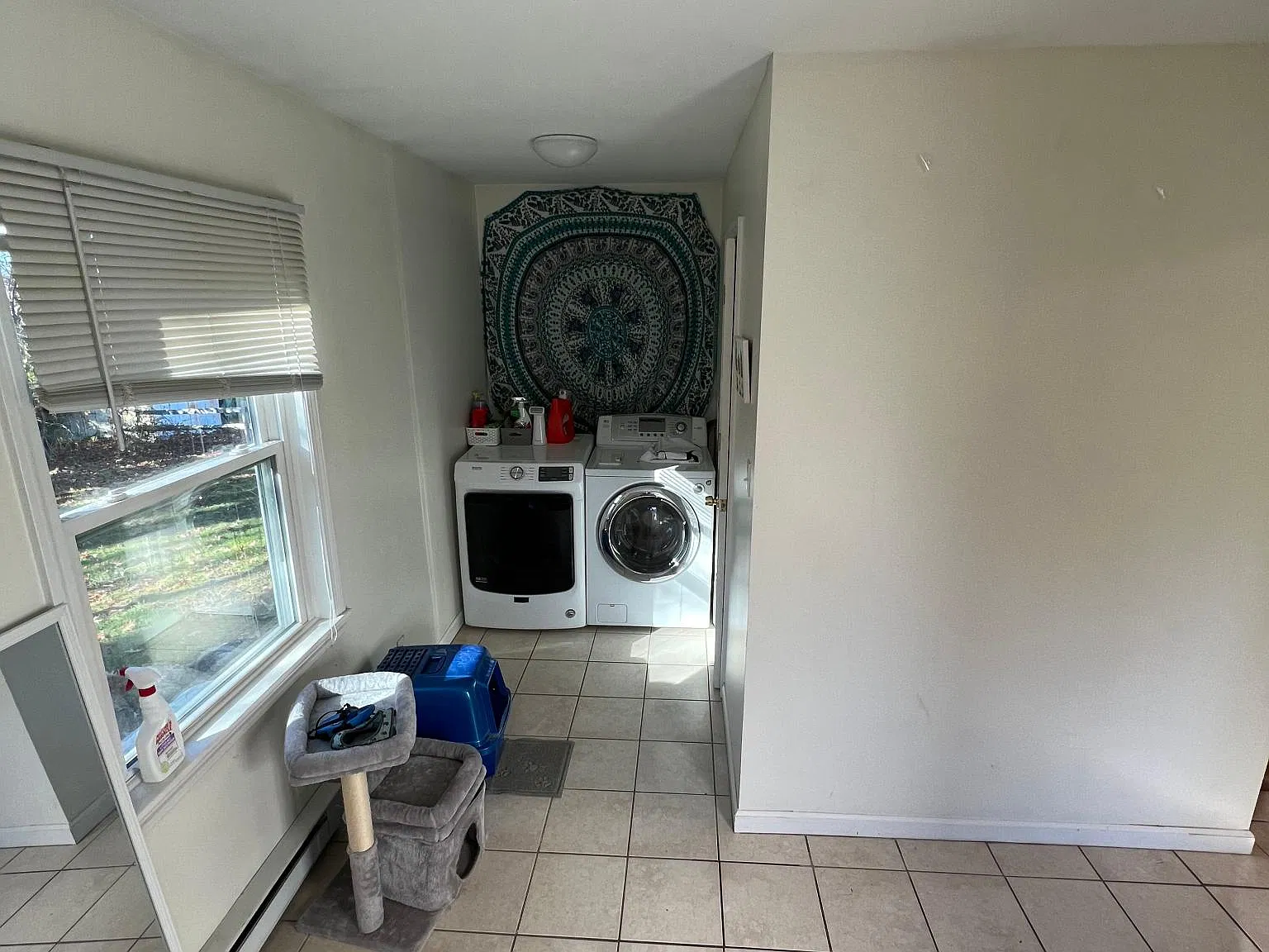 4 bed, 1000 sqft, $2,520 — Photo 2